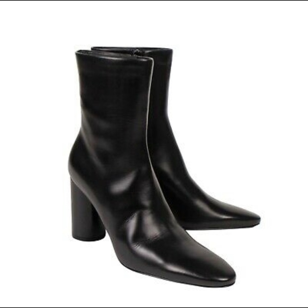 Balenciaga Oval Booties Size 38EU
